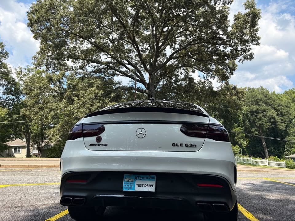 2016 Mercedes-Benz E-Class - $40,000