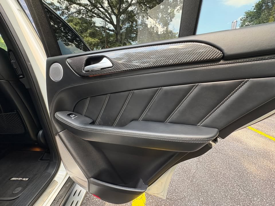 2016 Mercedes-Benz E-Class - $40,000