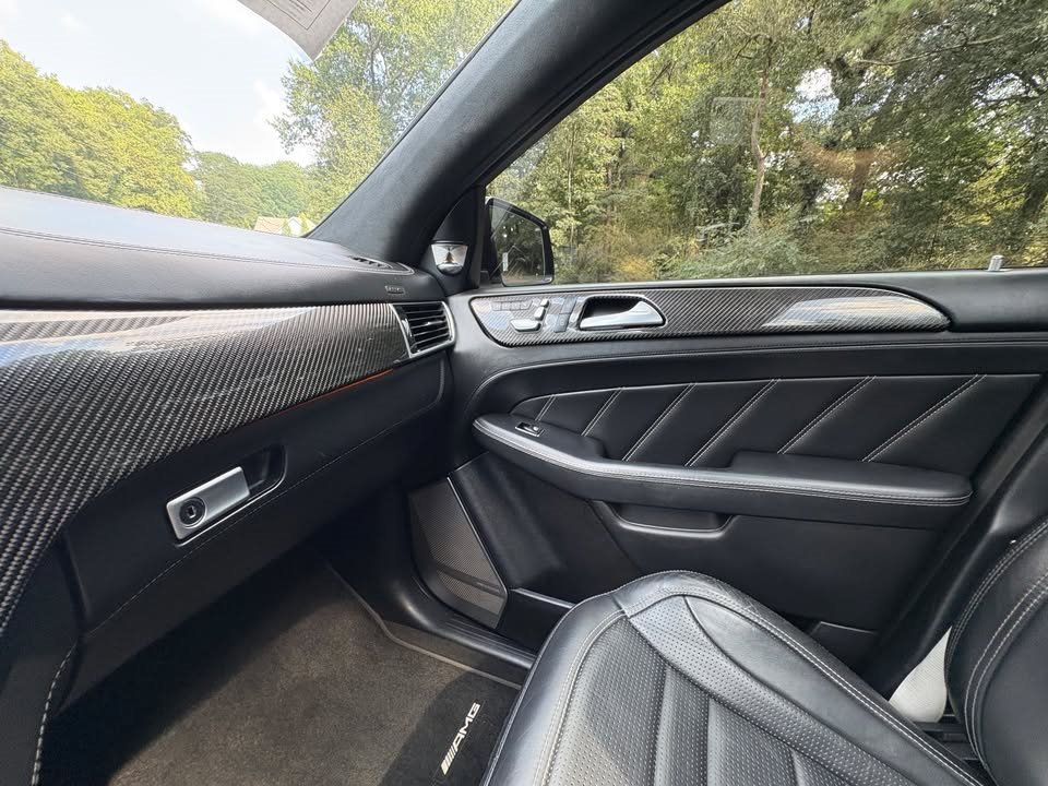 2016 Mercedes-Benz E-Class - $40,000