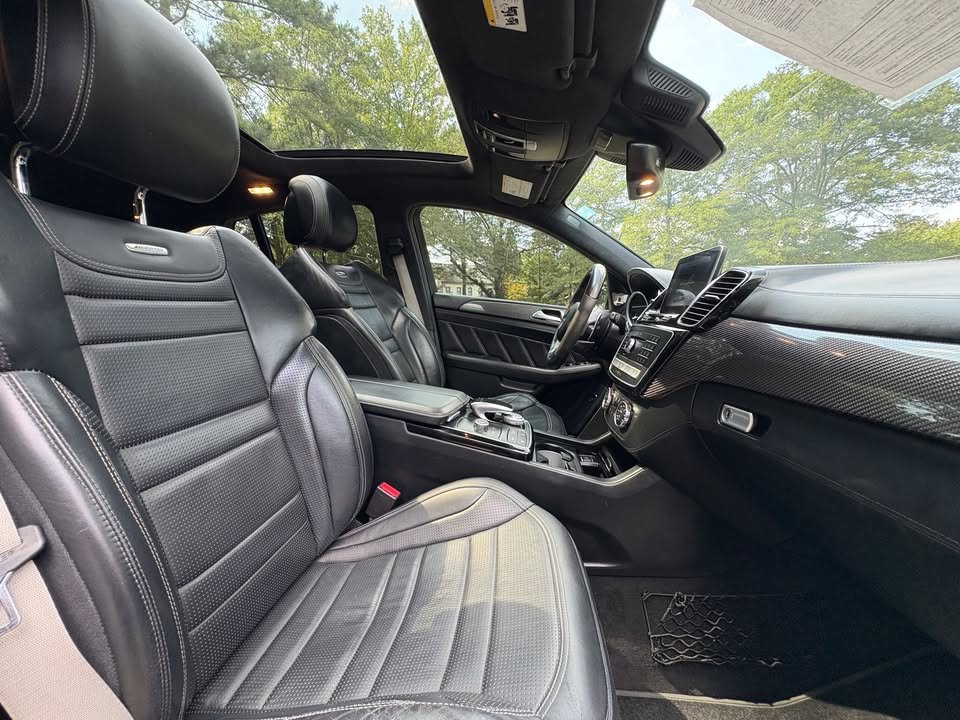 2016 Mercedes-Benz E-Class - $40,000