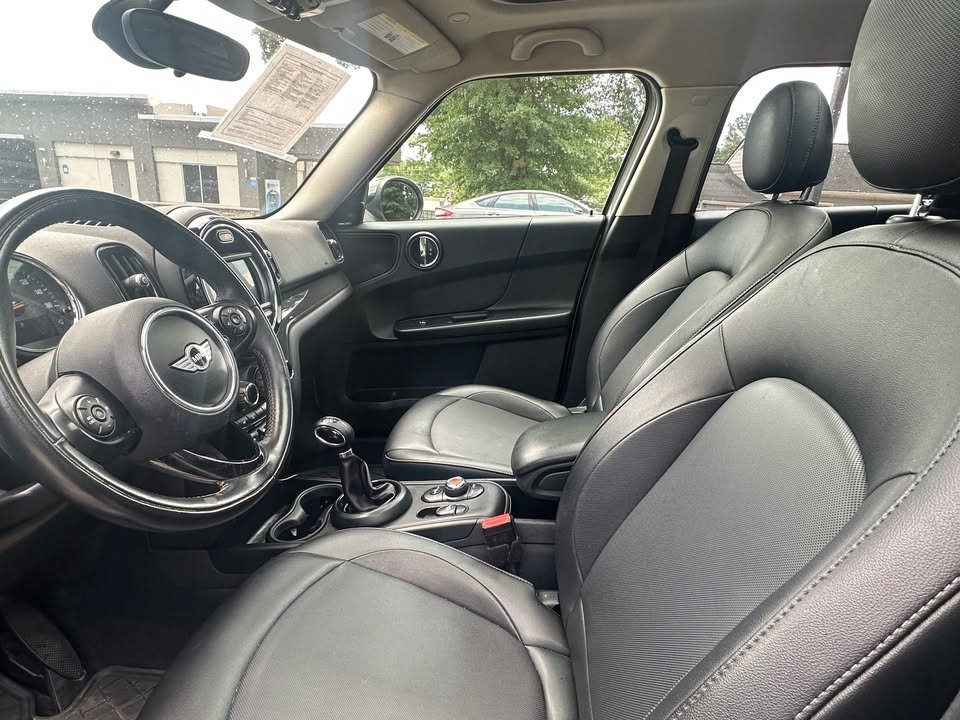 2018 MINI Countryman - $8,999
