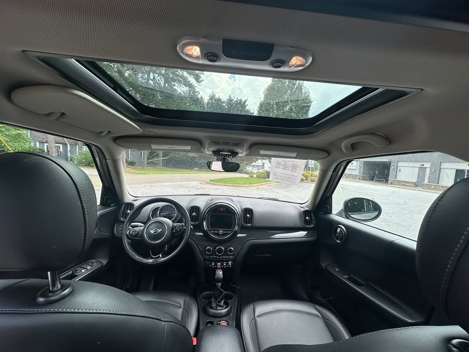 2018 MINI Countryman - $8,999