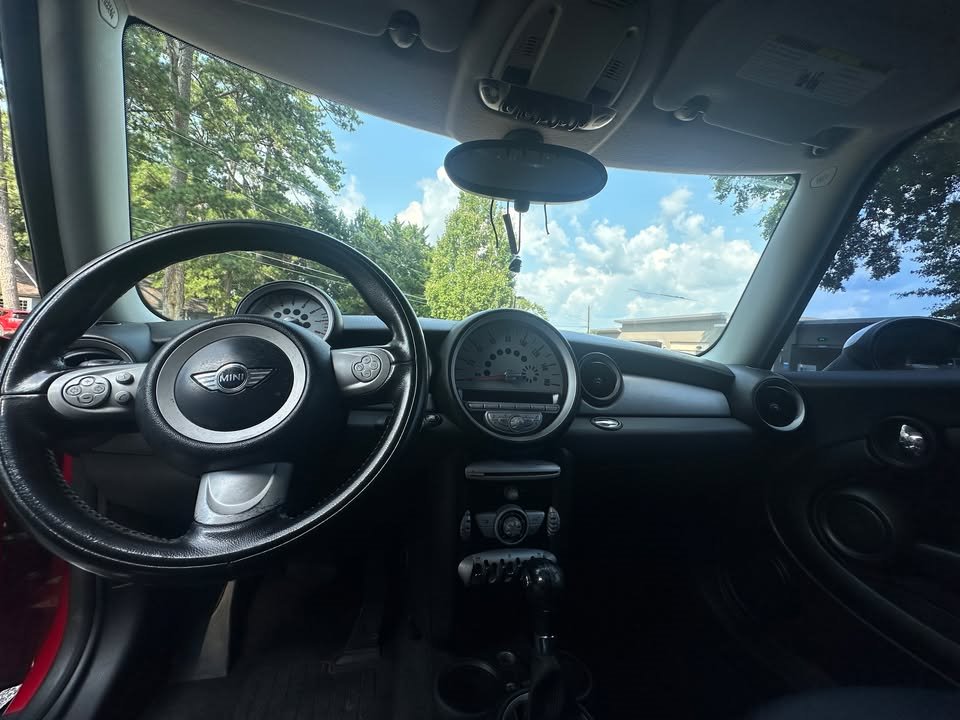 2010 MINI Cooper - $4,200