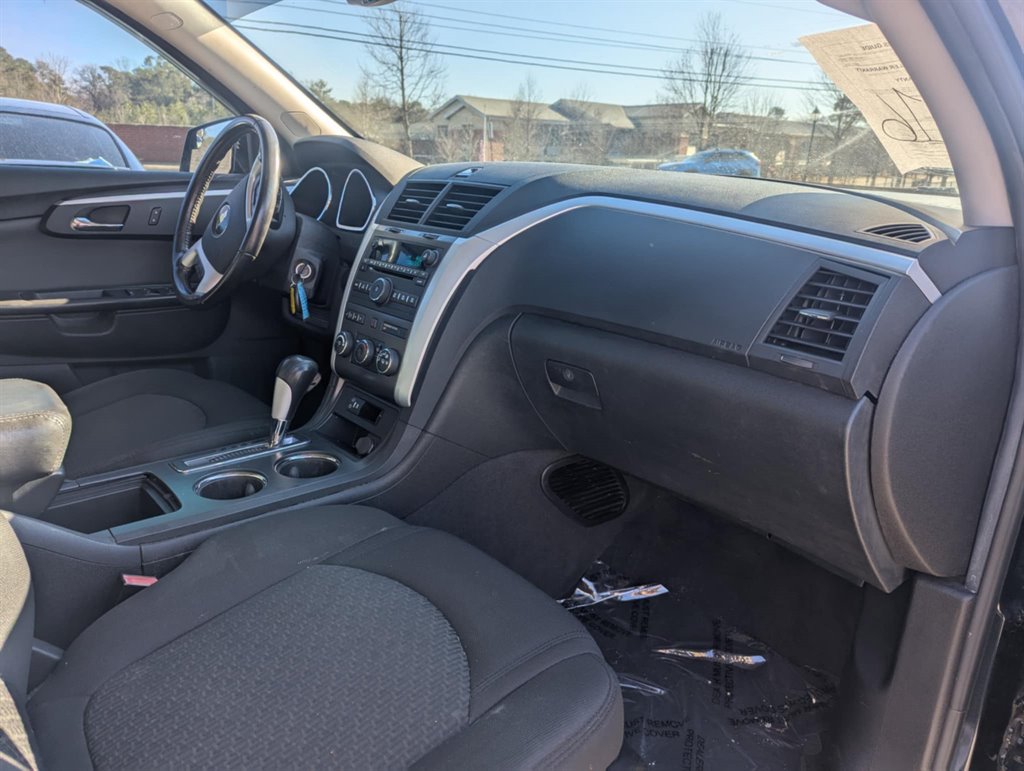2011 Chevrolet Traverse LT photo
