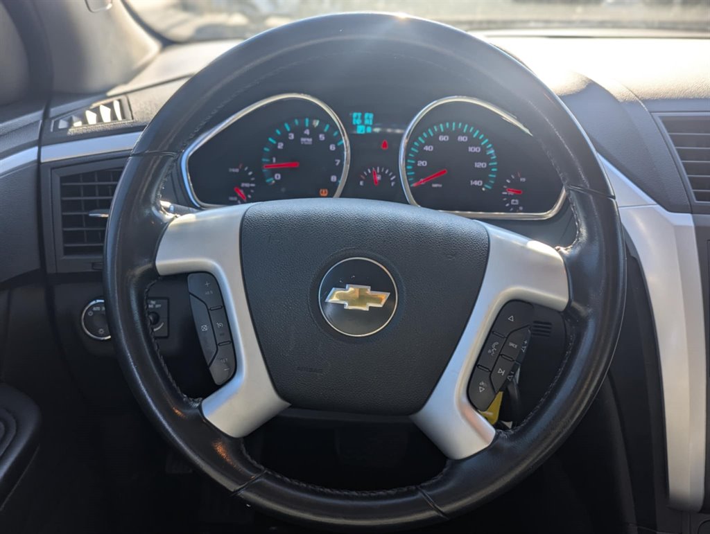 2011 Chevrolet Traverse LT photo