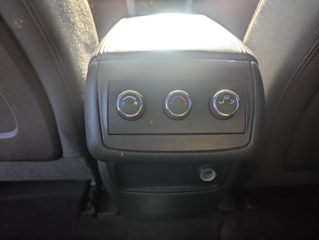 2011 Chevrolet Traverse LT photo