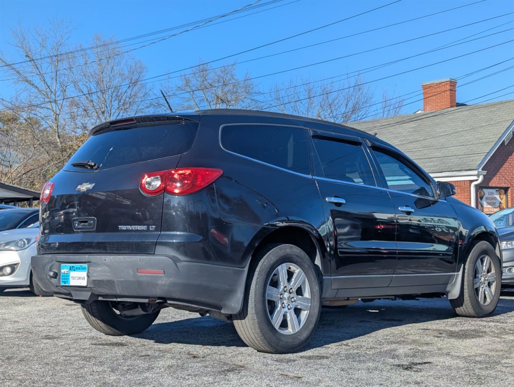 2011 Chevrolet Traverse LT photo
