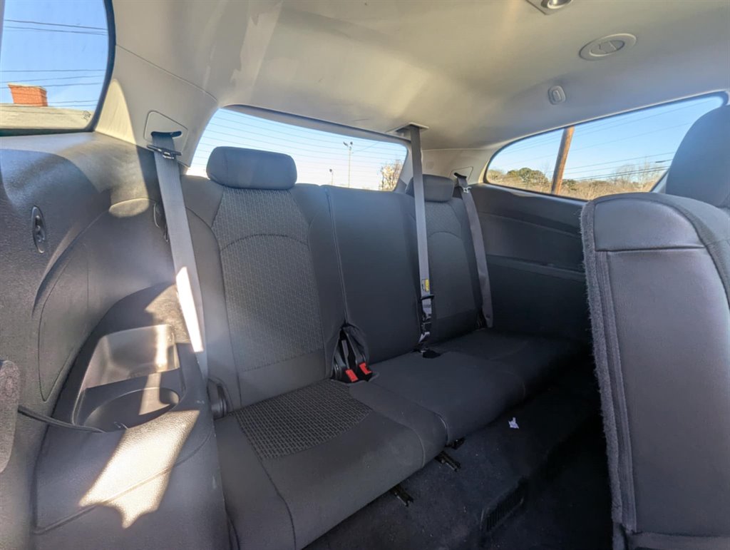 2011 Chevrolet Traverse LT photo