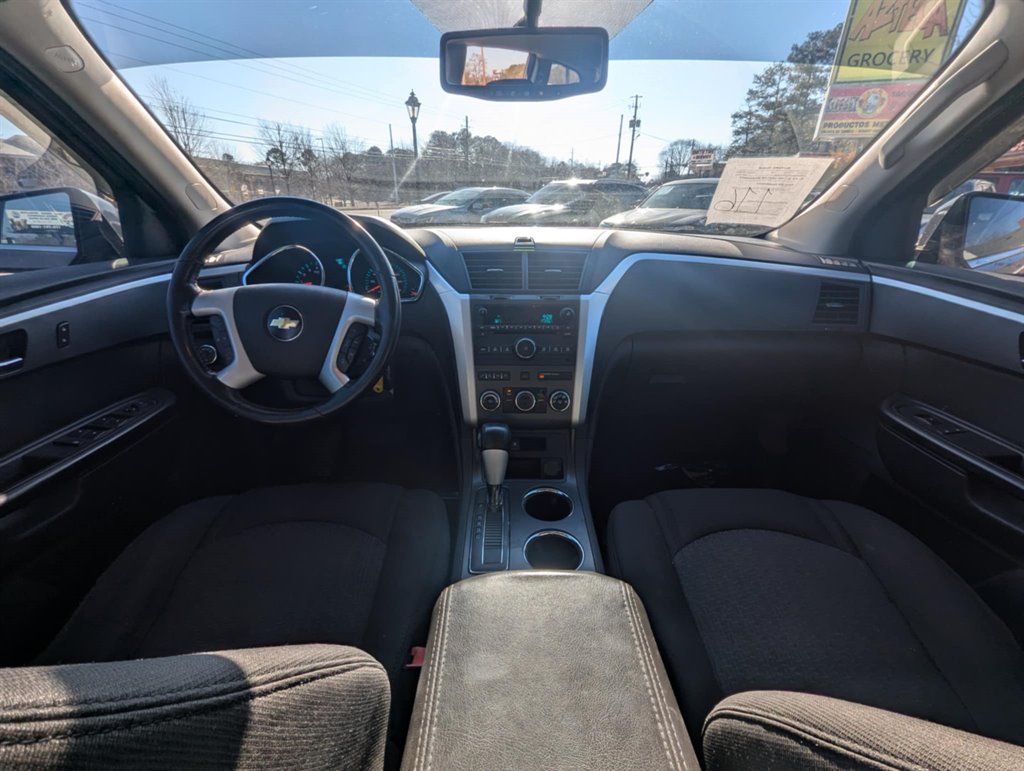 2011 Chevrolet Traverse LT photo