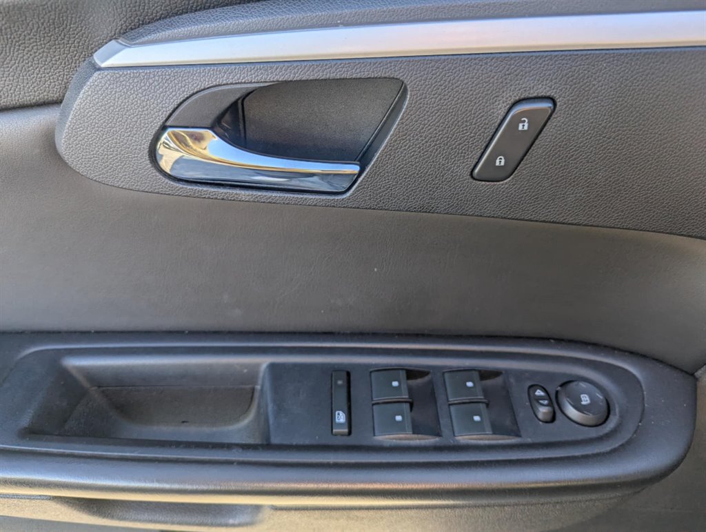 2011 Chevrolet Traverse LT photo