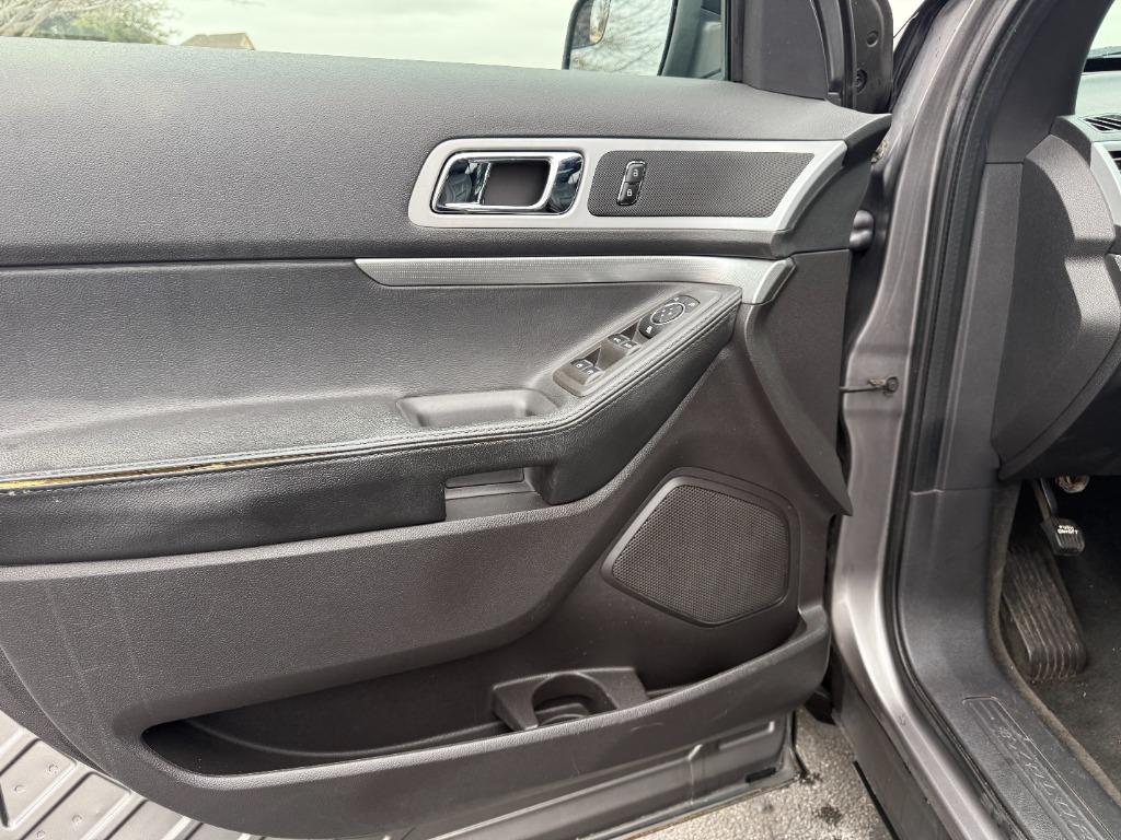 2011 Ford Explorer XLT photo