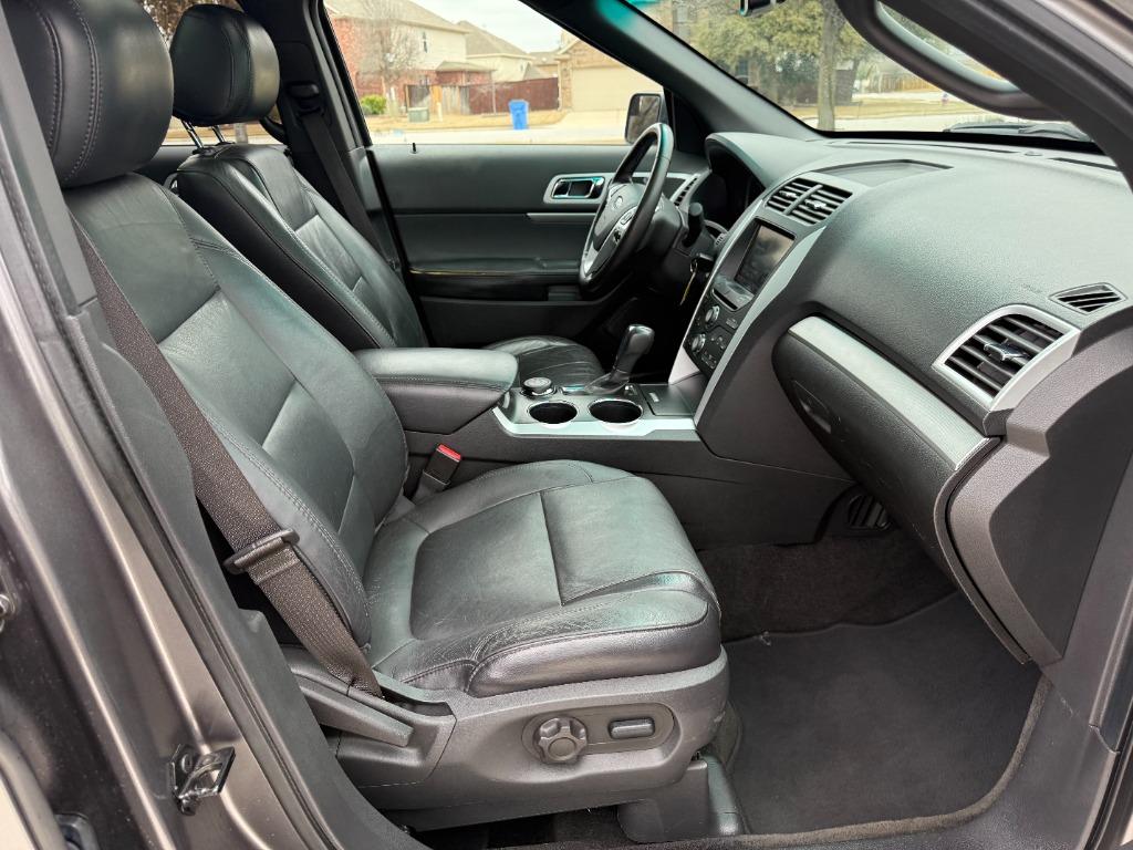 2011 Ford Explorer XLT photo
