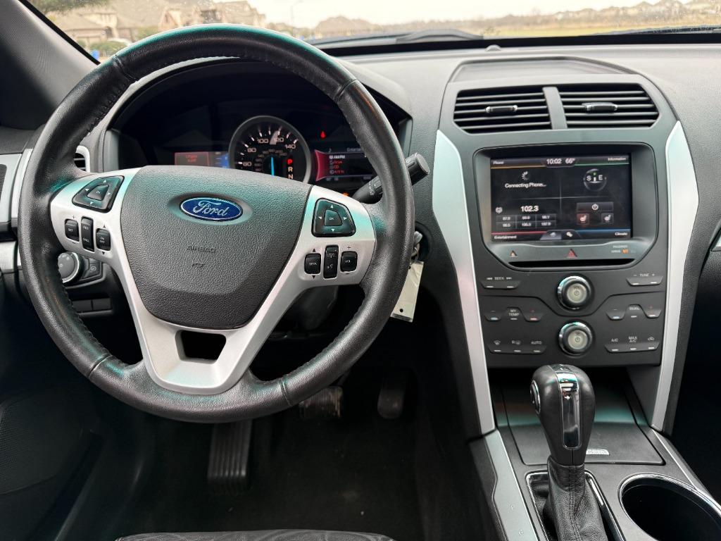 2011 Ford Explorer XLT photo
