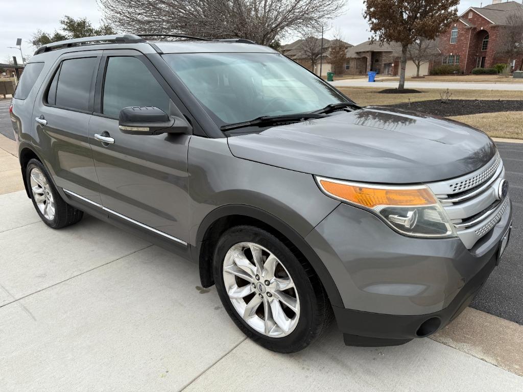 2011 Ford Explorer XLT photo
