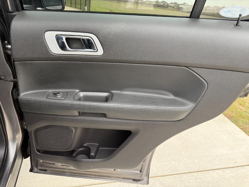2011 Ford Explorer XLT photo