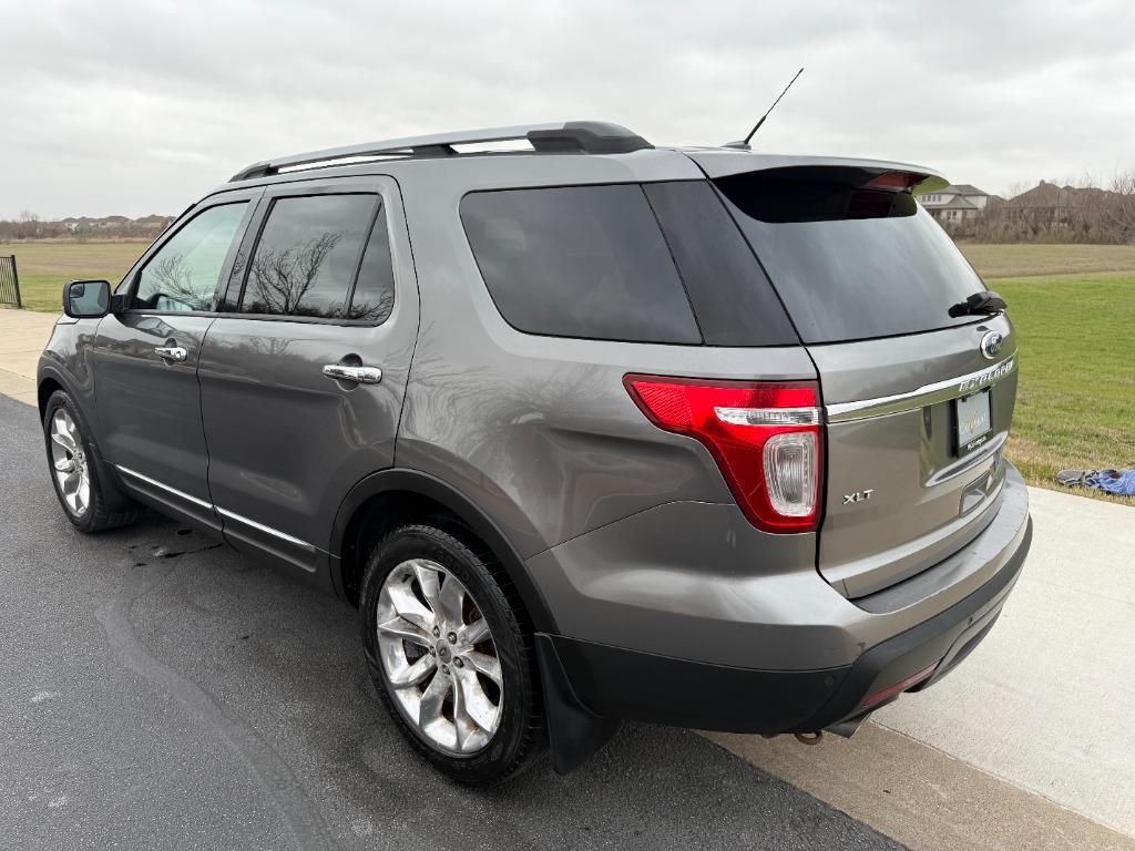 2011 Ford Explorer XLT photo