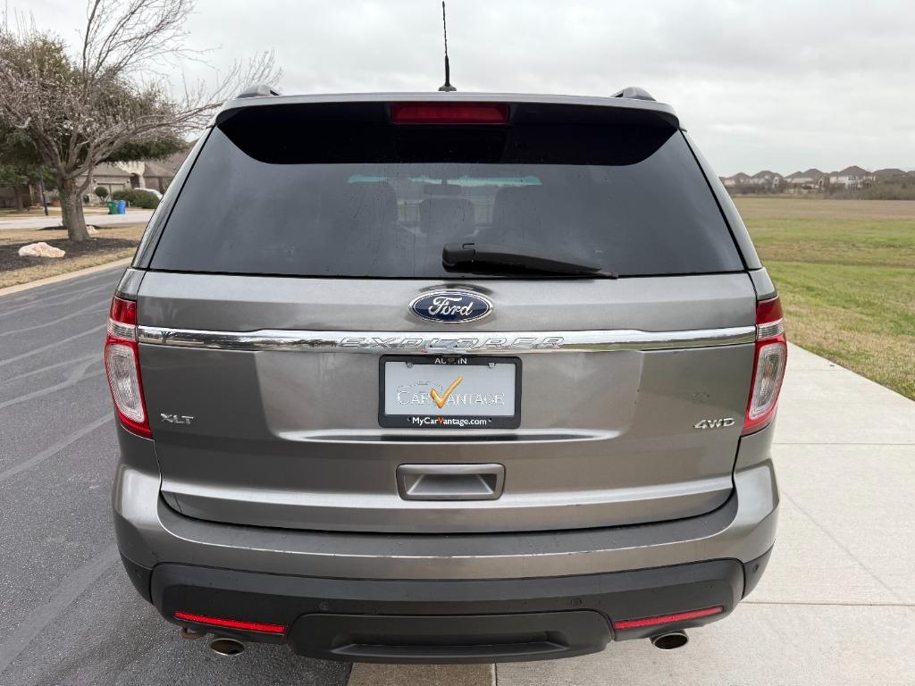 2011 Ford Explorer XLT photo