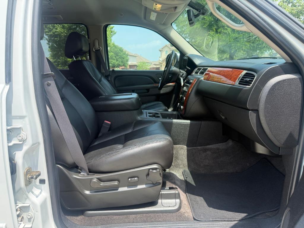 2011 Chevrolet Tahoe - $7,200