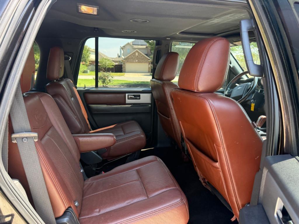 2013 Ford Expedition - $10,700