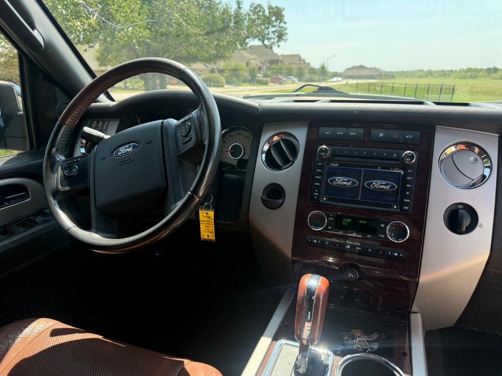 2013 Ford Expedition - $10,700