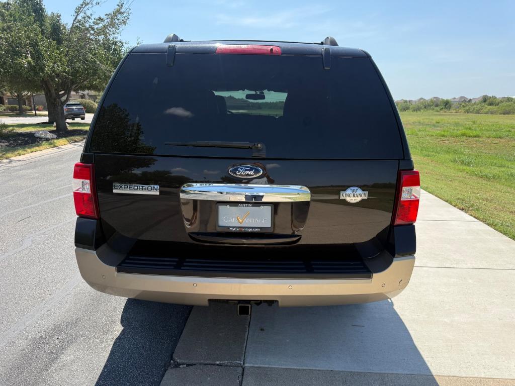 2013 Ford Expedition - $10,700