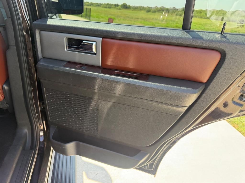 2013 Ford Expedition - $10,700