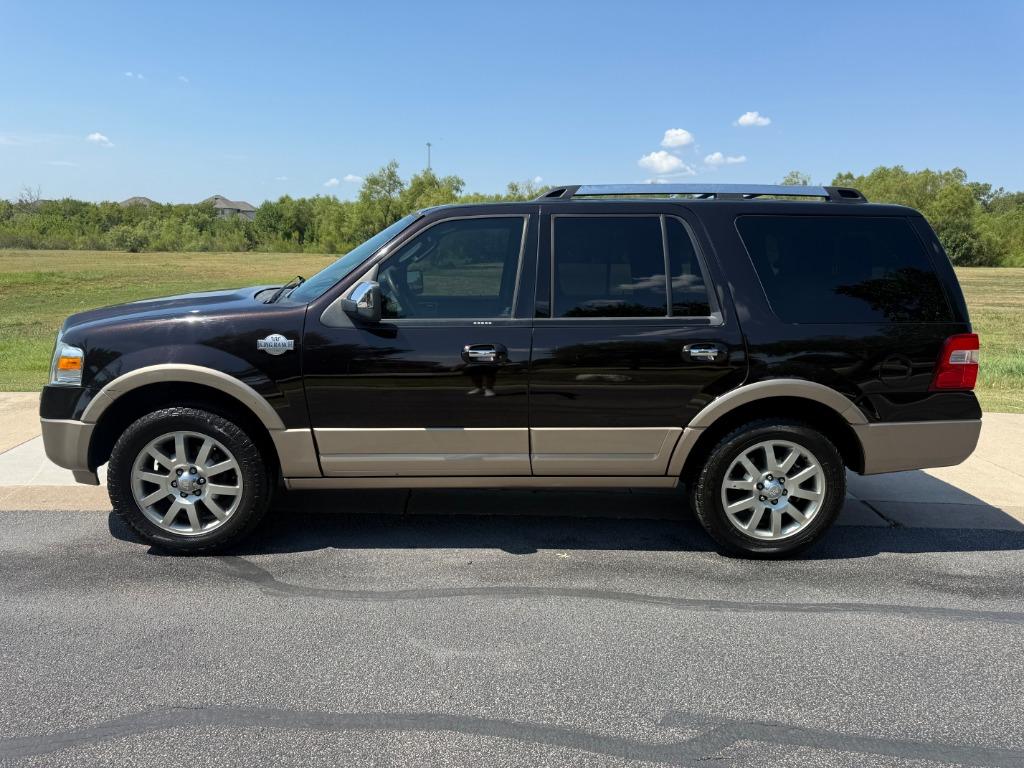 2013 Ford Expedition - $10,700
