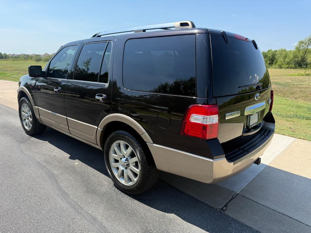2013 Ford Expedition - $10,700
