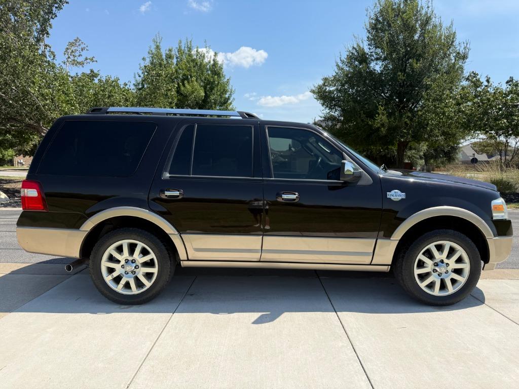 2013 Ford Expedition - $10,700