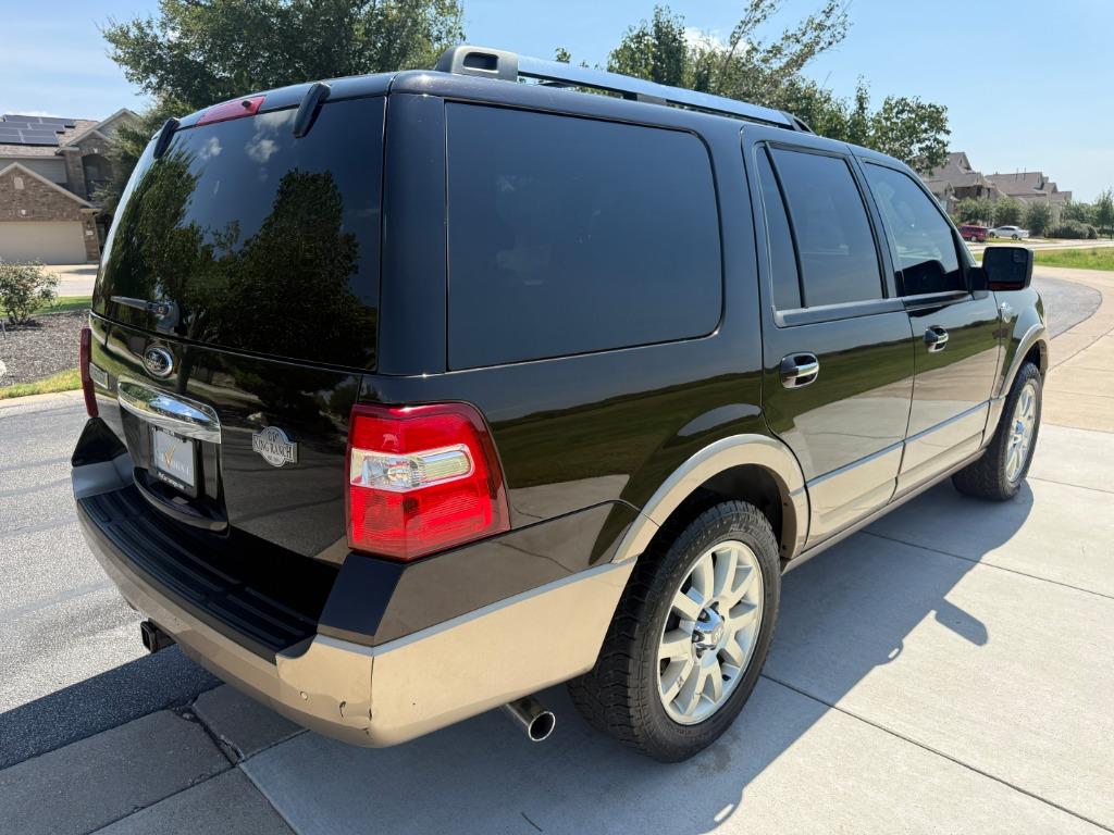 2013 Ford Expedition - $10,700