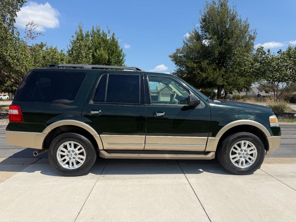2013 Ford Expedition - $7,800