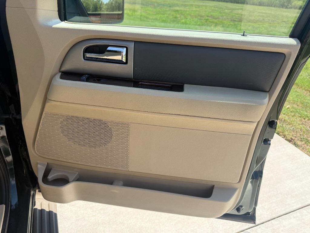 2013 Ford Expedition - $7,800