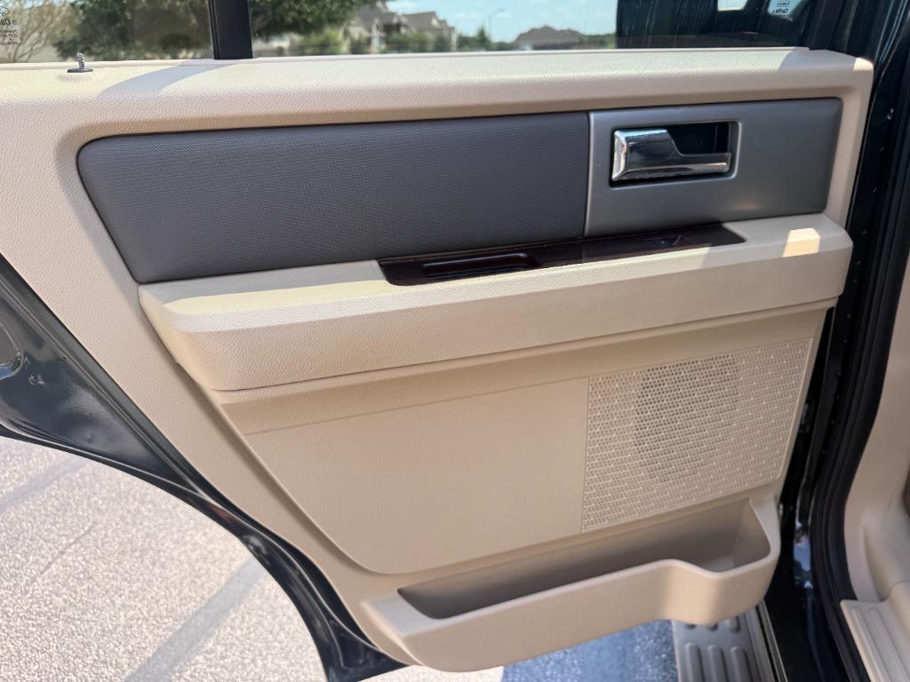 2013 Ford Expedition - $7,800
