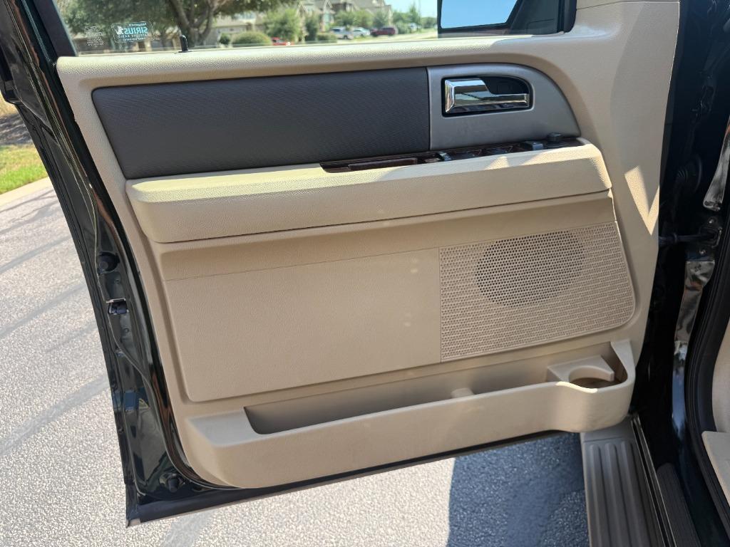 2013 Ford Expedition - $7,800