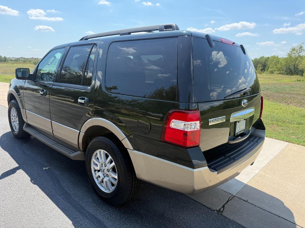 2013 Ford Expedition - $7,800