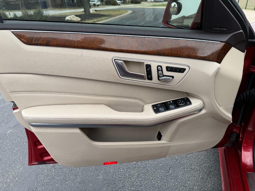 2014 Mercedes-Benz E-Class E350 Luxury photo