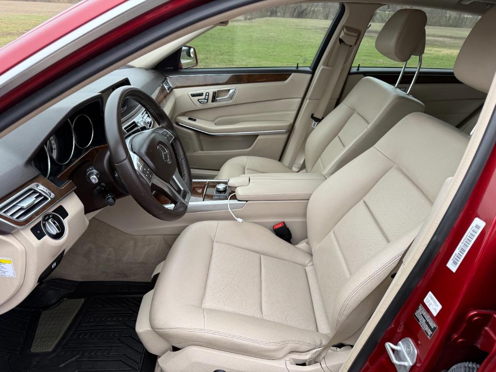2014 Mercedes-Benz E-Class E350 Luxury photo