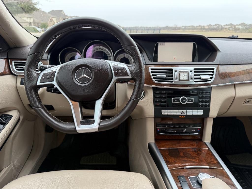 2014 Mercedes-Benz E-Class E350 Luxury photo