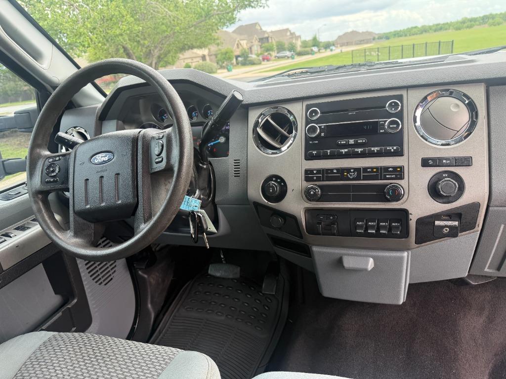 2014 Ford F-250 - $17,400