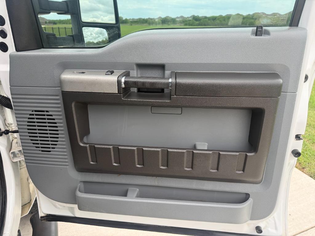 2014 Ford F-250 - $17,400