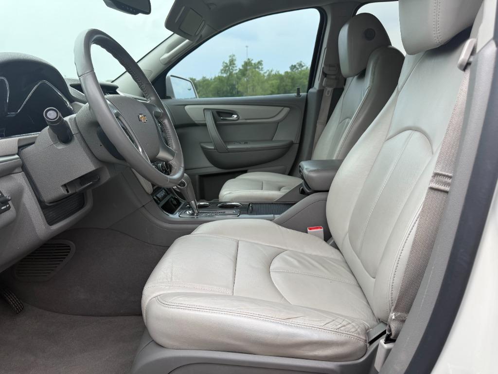 2014 Chevrolet Traverse LT photo