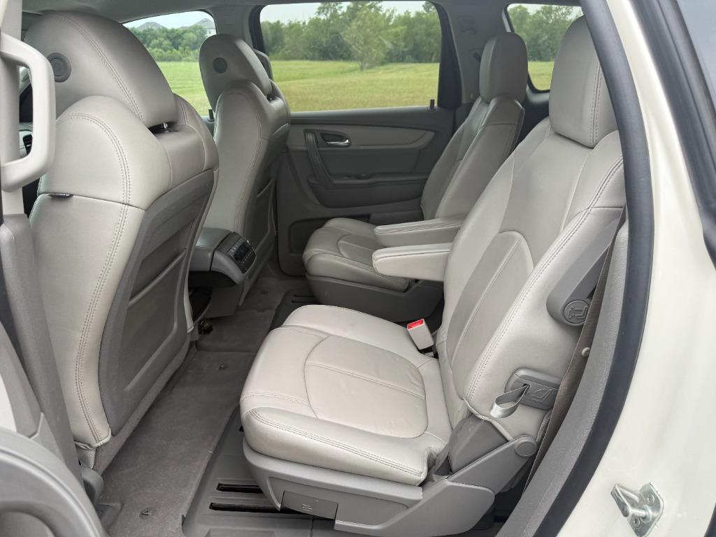 2014 Chevrolet Traverse LT photo