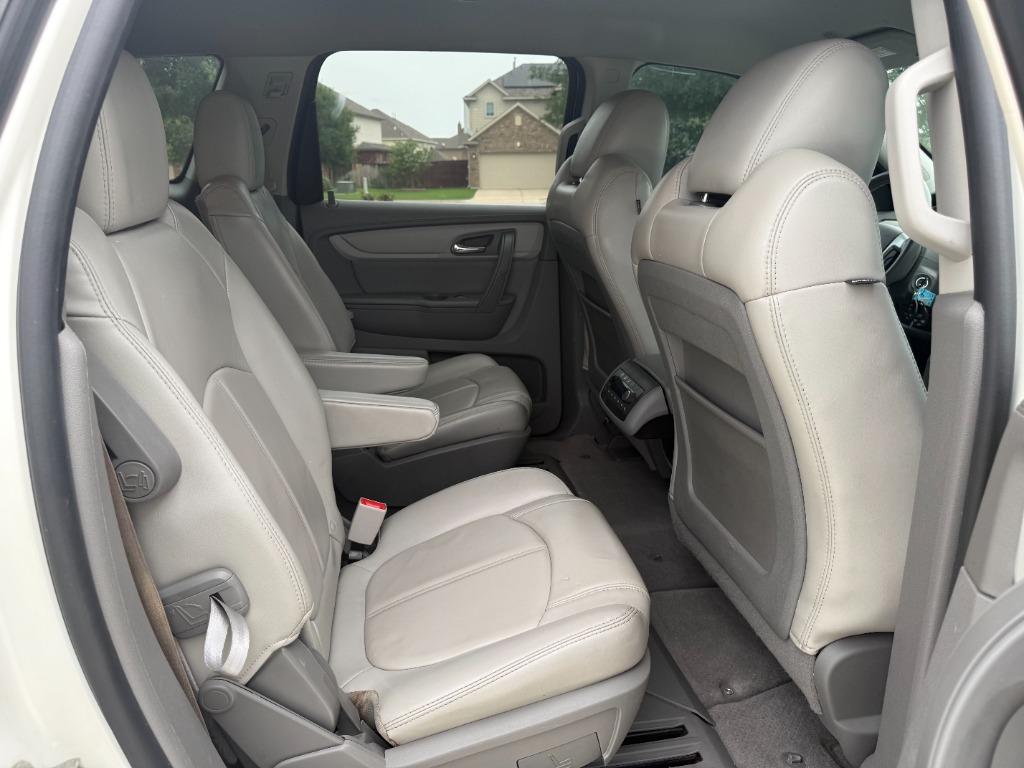 2014 Chevrolet Traverse LT photo