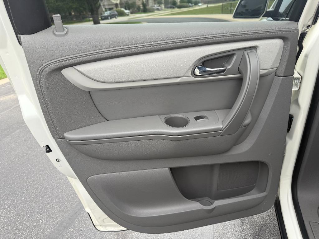 2014 Chevrolet Traverse LT photo