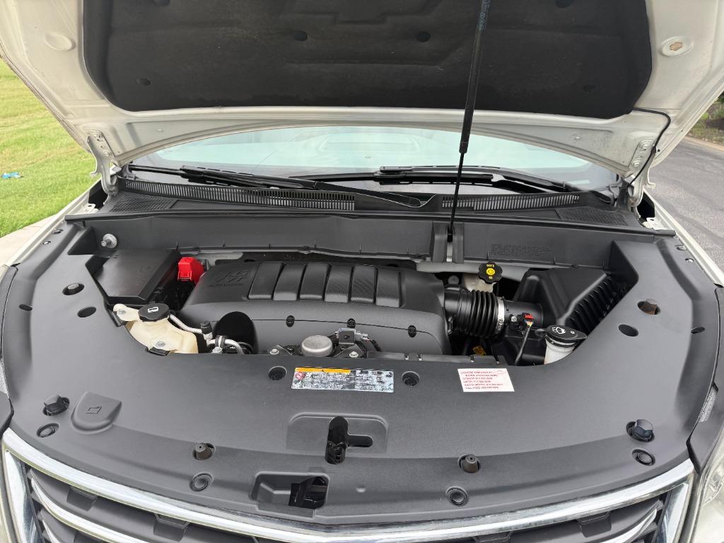 2014 Chevrolet Traverse LT photo