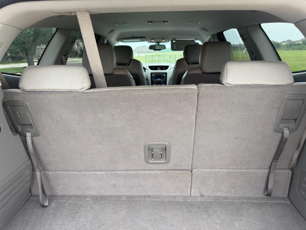 2014 Chevrolet Traverse LT photo