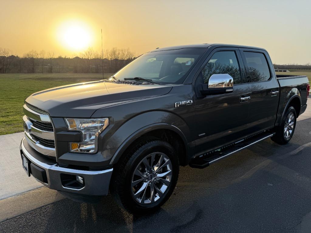 2015 Ford F150 Lariat photo