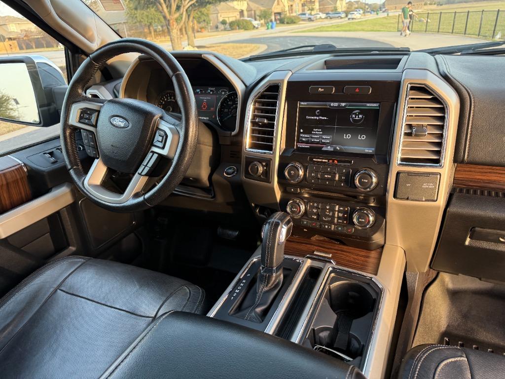2015 Ford F150 Lariat photo