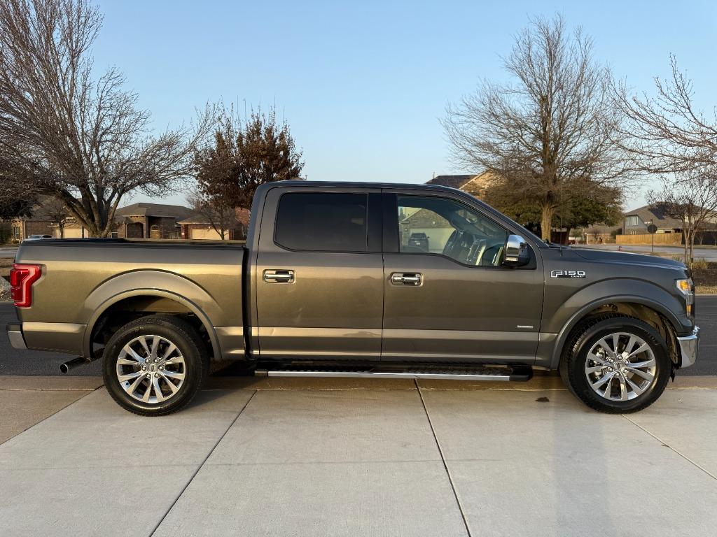 2015 Ford F150 Lariat photo