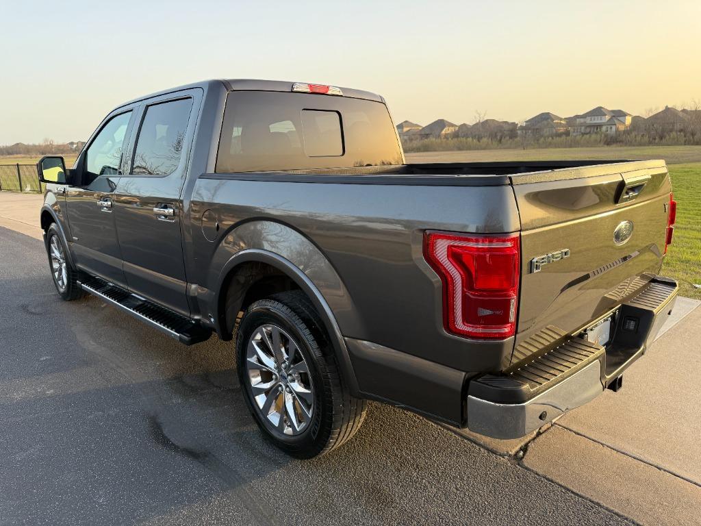 2015 Ford F150 Lariat photo